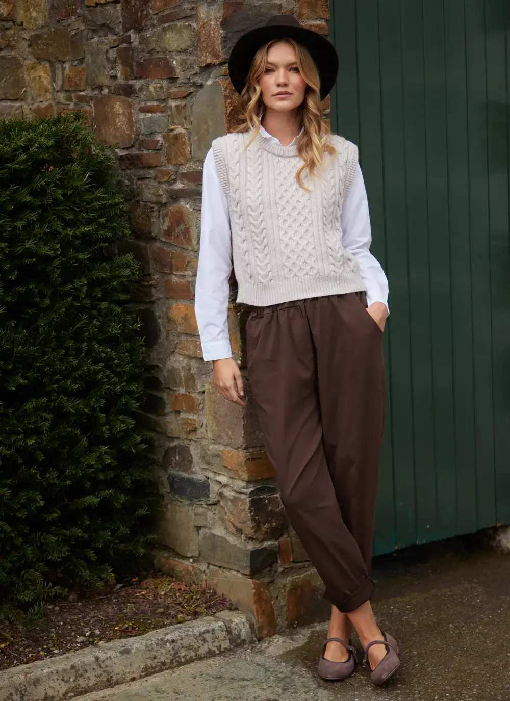 Ladies Sleeveless Aran Vest in Ecru 